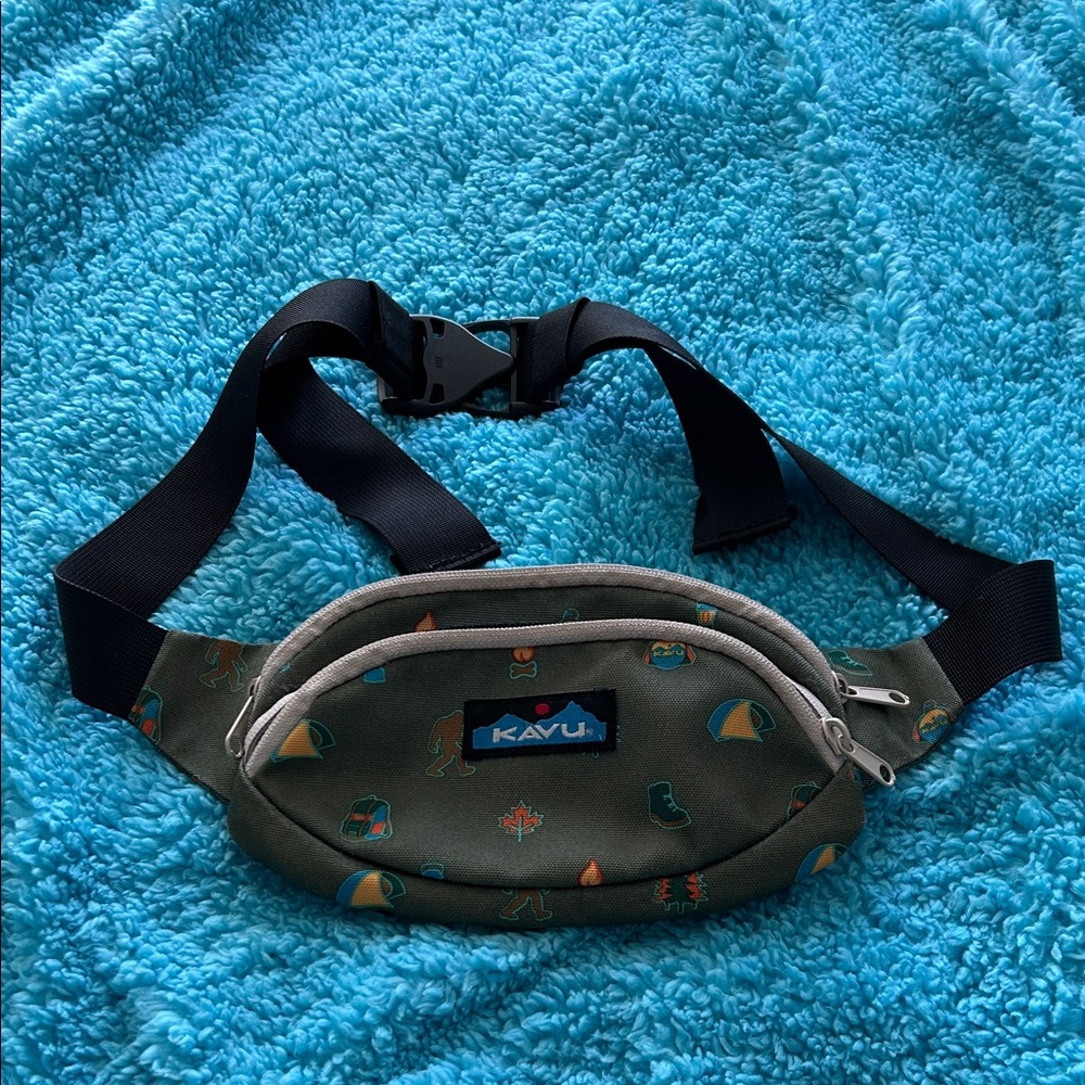 Kavu Patterned Green Belt Bag